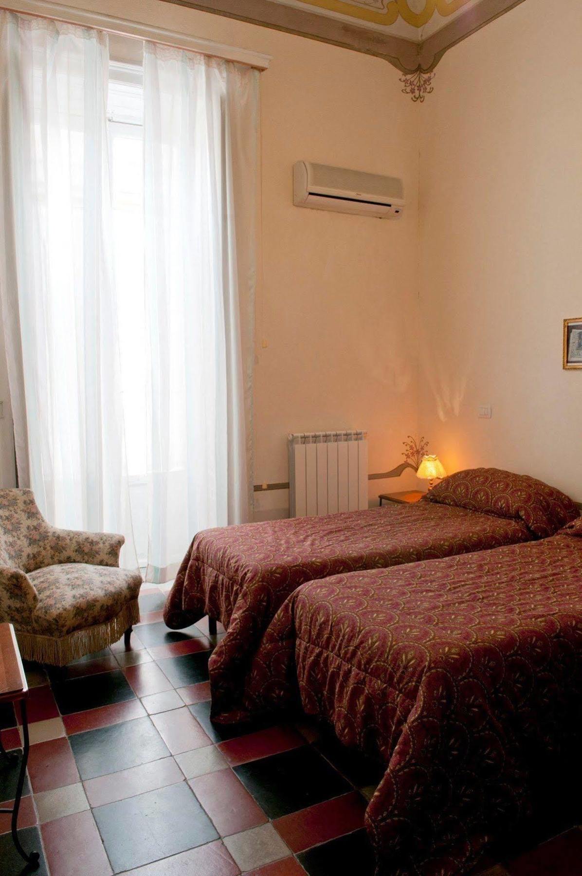 シラクーサ カーサ クリスティーナ Bed & Breakfast エクステリア 写真