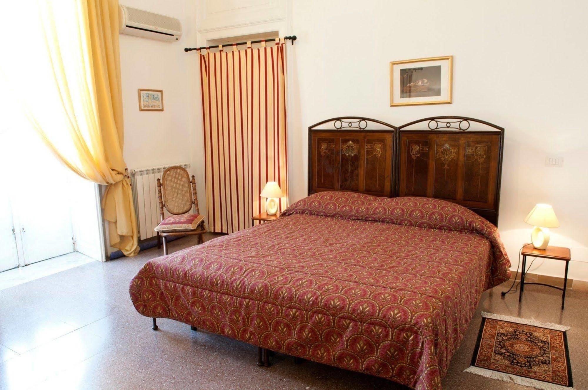 シラクーサ カーサ クリスティーナ Bed & Breakfast エクステリア 写真